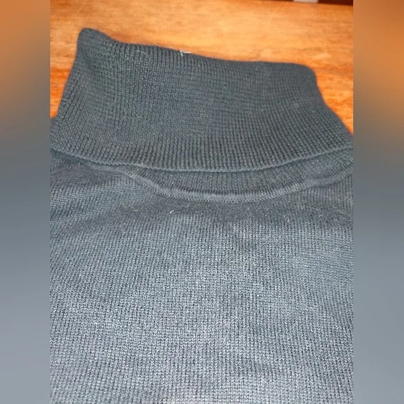 Lauren by Ralph Lauren Women's Black Turtleneck Sweater, Size Medium (22… - Picture 3 of 8